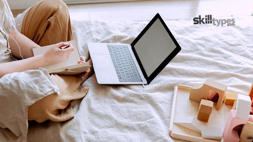 How do I become a copywriter